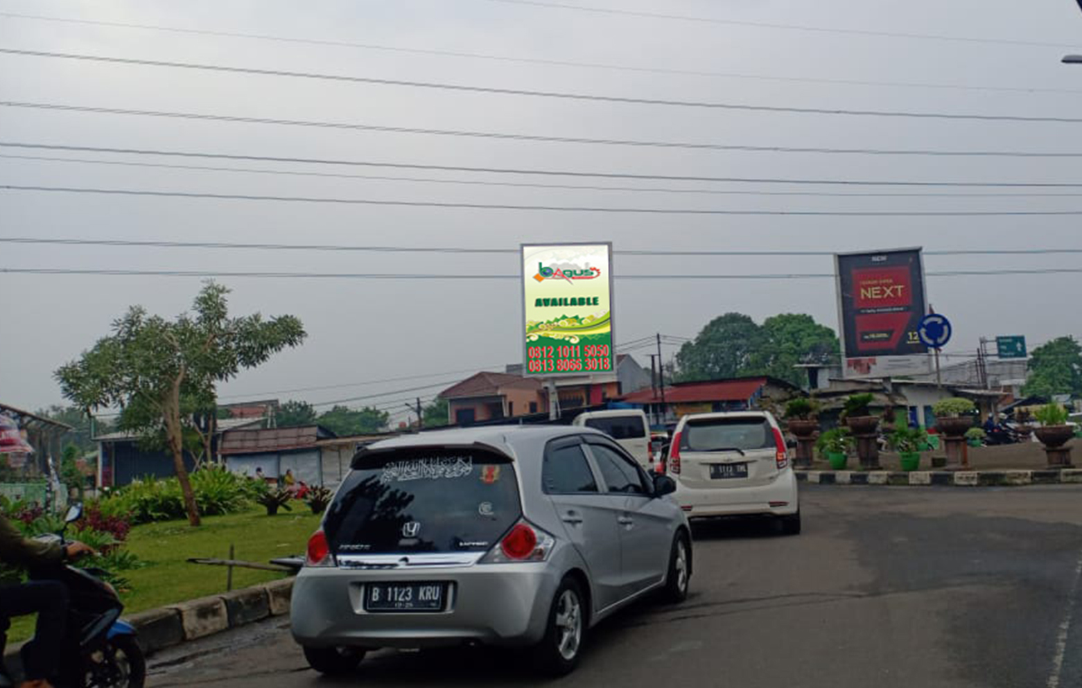 Jl. Pasar Kecapi, Jatiwarna, Bantargebang, Kota Bks, Jawa Barat 17415.( Bundaran Kecapi )